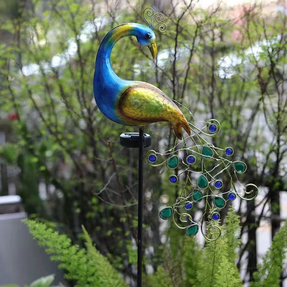 ضوء شمسي معدني على شكل طاووس ل - مراجعة Smart Garden Ornaments وسعره